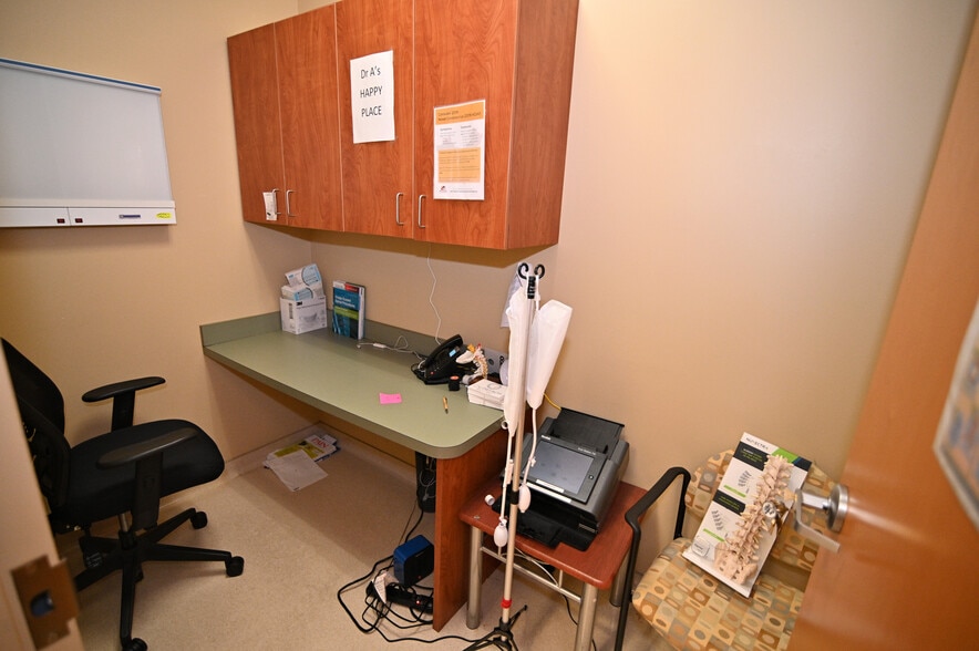 More Photos Of 2960 Technology Pl, Waldorf Research And Development For Lease