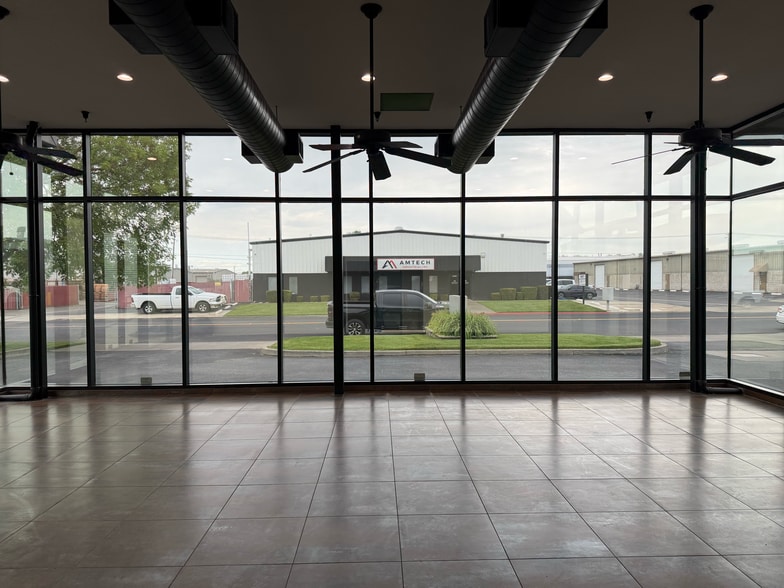 More Photos Of 4812 Stratos Way, Modesto Warehouse For Lease