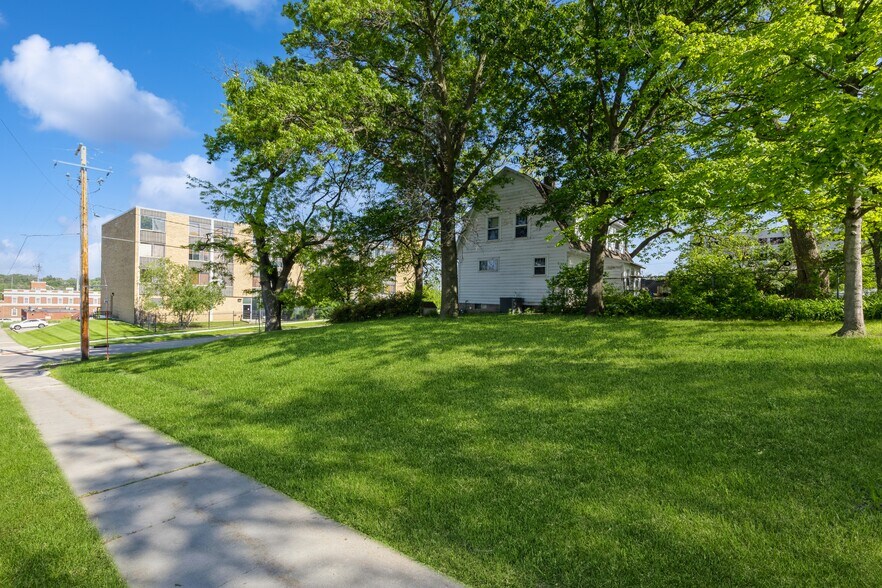 More Photos Of 1220 3rd Street, Des Moines Land For Sale