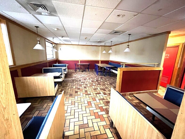 More Photos Of 1306 Memorial Blvd, Connellsville Fast Food For Lease