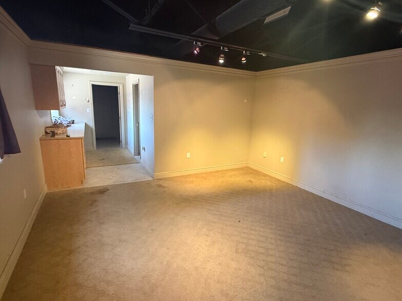 More Photos Of 4920 Harrison St, Pittsburgh Warehouse For Lease