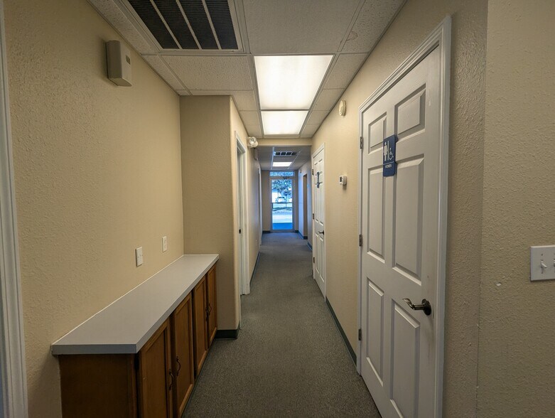 More Photos Of 2348 Highway 69 N, Nederland Office For Sale