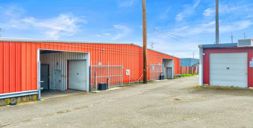 More Photos Of 3816 Smith Ave, Everett Self Storage For Sale