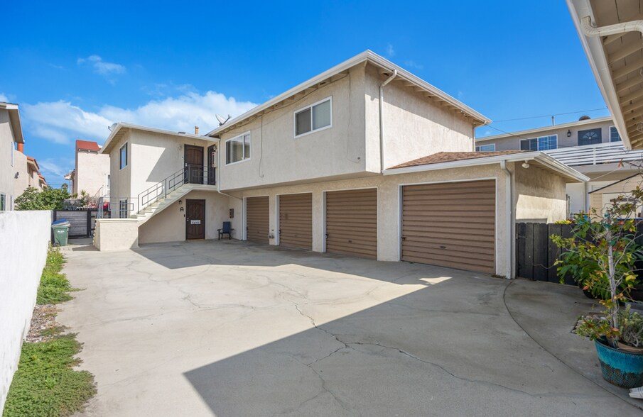 More Photos Of 2615 Rockefeller Ln, Redondo Beach Apartments For Sale