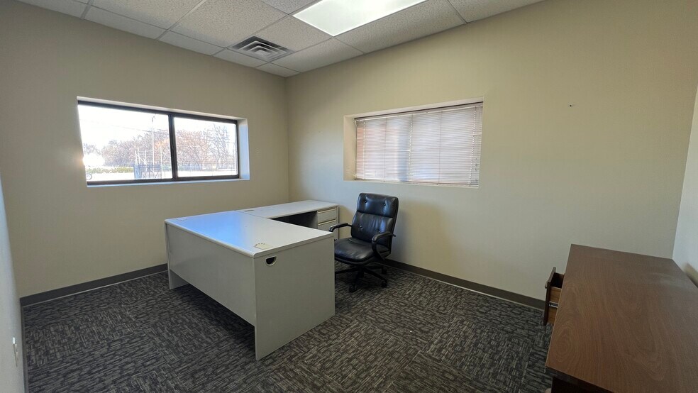 More Photos Of 1145 Brooks Rd, Memphis Mixed Retail For Sale