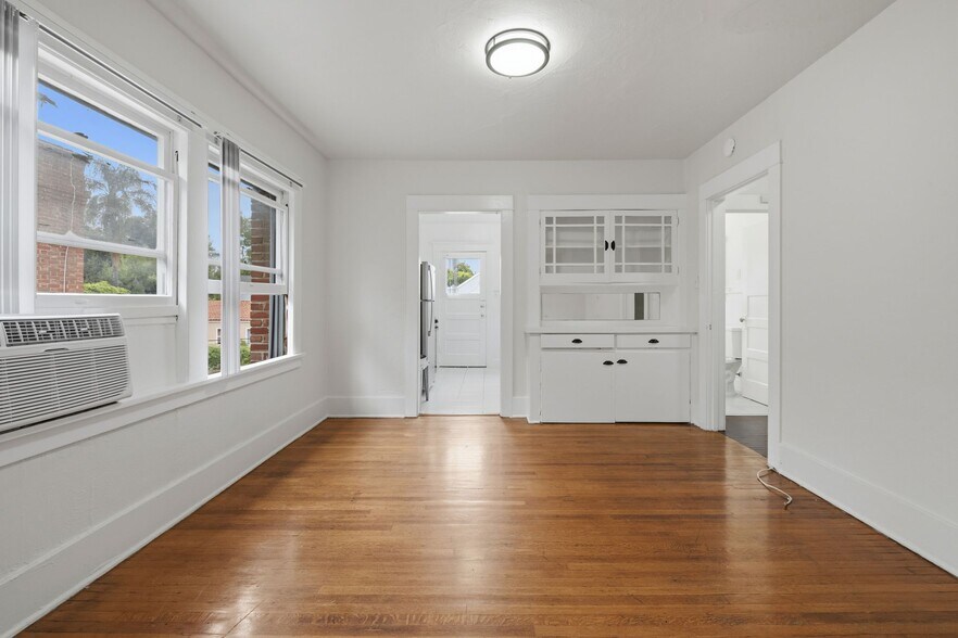More Photos Of 239 E Villa St, Pasadena Apartments For Sale
