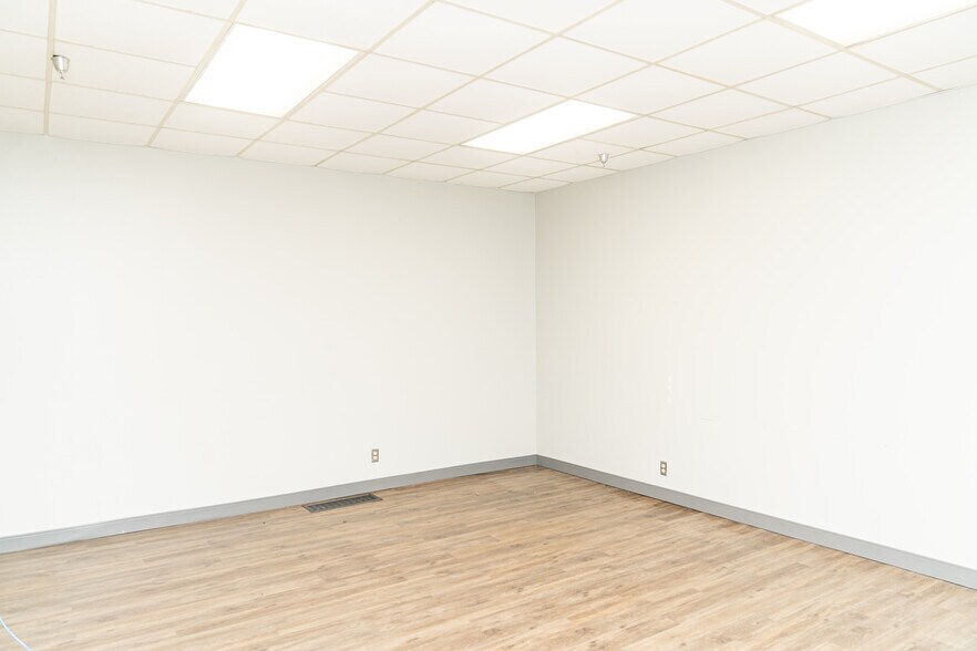 More Photos Of 2580 Highway 46, Heflin Warehouse For Sale