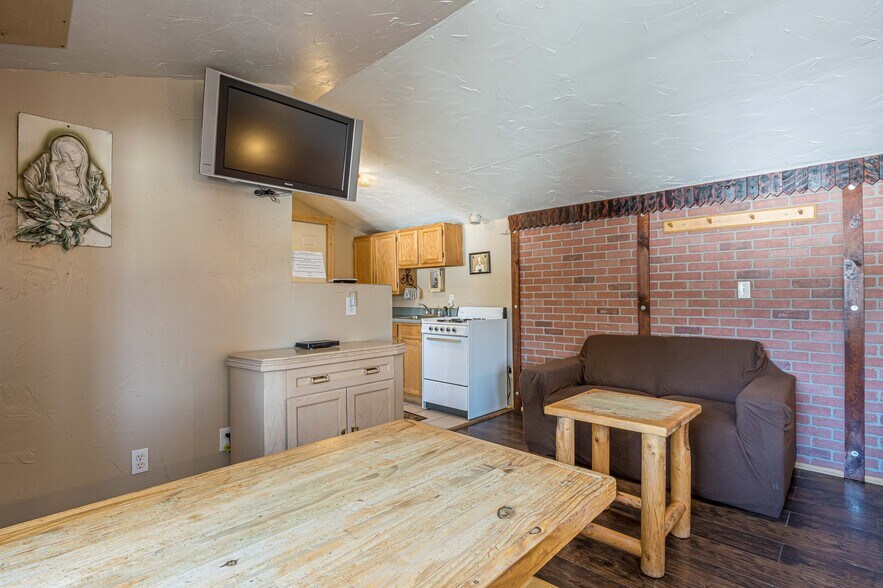 More Photos Of 21221 Baron Lake Dr, Cedaredge Hotel For Sale