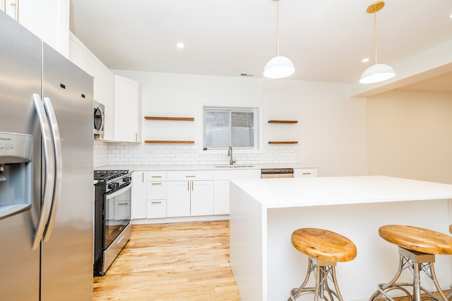 More Photos Of 6711 S Paxton Ave, Chicago Multifamily For Sale