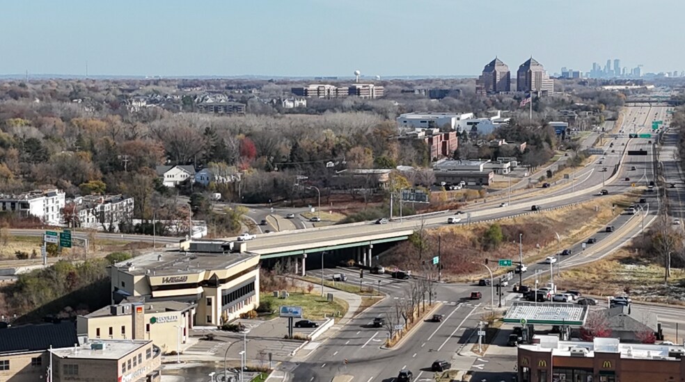 More Photos Of 1250 E Wayzata Blvd, Wayzata Freestanding For Sale