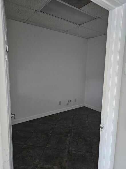 More Photos Of 2001 NW 15th Ave, Pompano Beach Warehouse For Lease