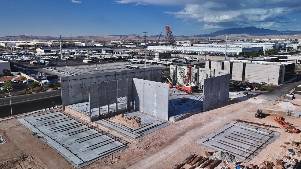 More Photos Of 5156 W Sunset Rd, Las Vegas Distribution For Sale