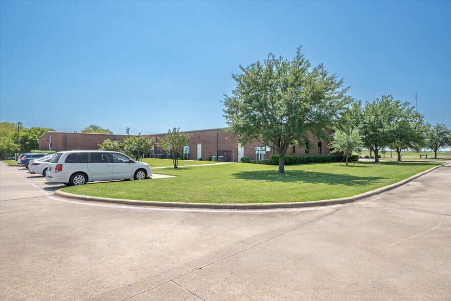 More Photos Of 2525 E Highway 175, Kaufman Office For Sale