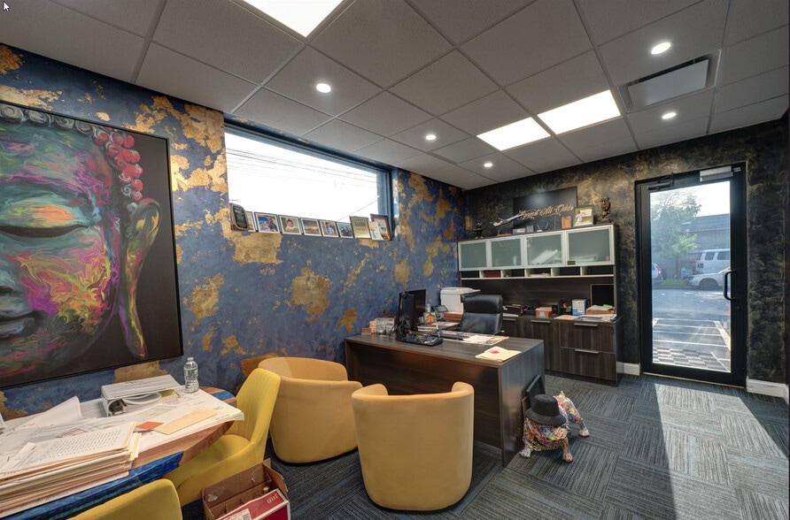 More Photos Of 77 Marine St, Farmingdale Manufacturing For Lease