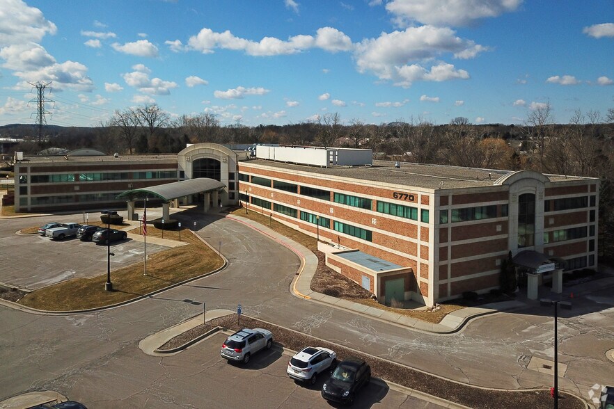 More Photos Of 6770 Dixie Hwy, Clarkston Medical For Lease