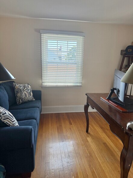 More Photos Of 156 N Ocean Ave, Patchogue Office For Sale