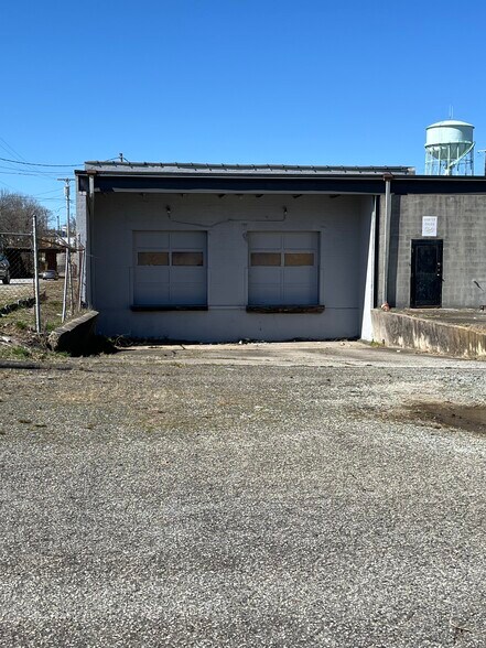 More Photos Of 1218 Ward St, High Point Manufacturing For Lease