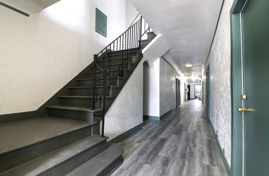 More Photos Of 440 E 27th St, Los Angeles Apartments For Sale