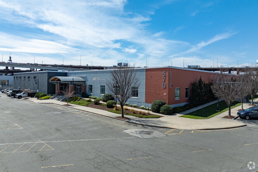 More Photos Of 570 Rutherford Ave, Charlestown Light Manufacturing For Lease