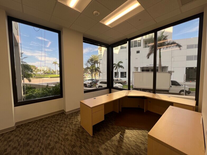 More Photos Of 1255 N Gulfstream Ave, Sarasota Apartments For Sale