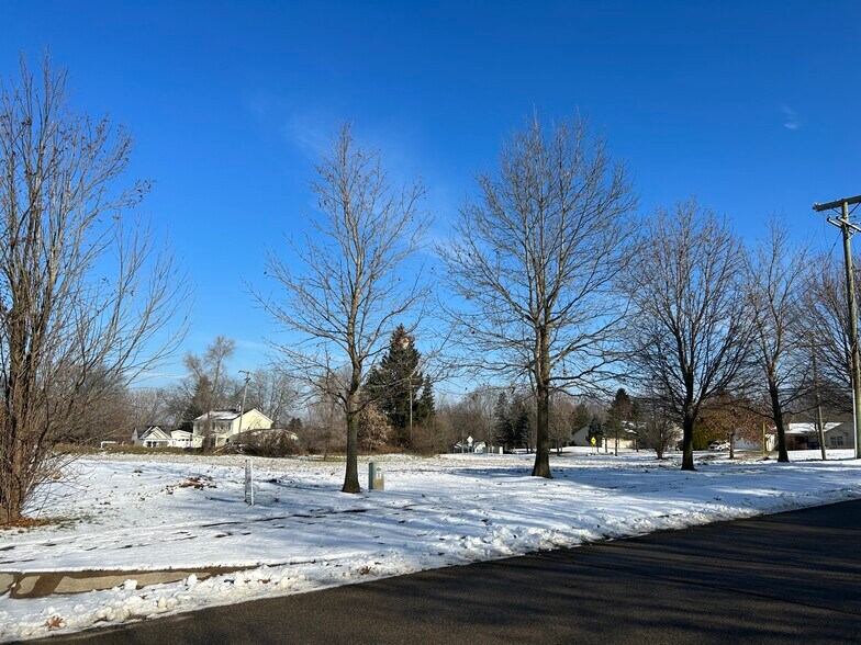 More Photos Of 12750 Fountain Square, Davisburg Land For Sale
