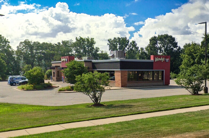 More Photos Of 4694 West River Dr NE, Comstock Park Fast Food For Sale