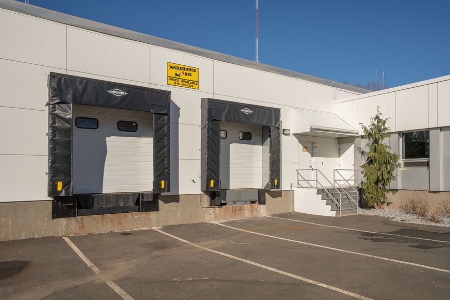 More Photos Of 6 Britton Dr, Bloomfield Warehouse For Lease