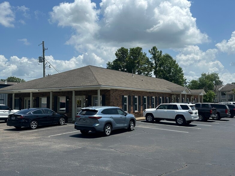 Primary Photo Of 4797-4803 Cuba-Millington Rd, Millington Medical For Lease