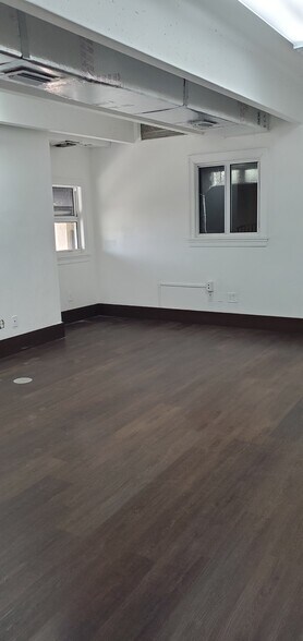 More Photos Of 4201-4237 NW 37th Ave, Miami Warehouse For Lease