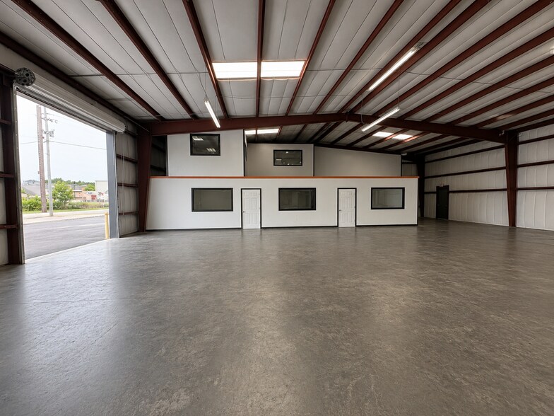 More Photos Of 2401 Destiny Way, Odessa Warehouse For Sale