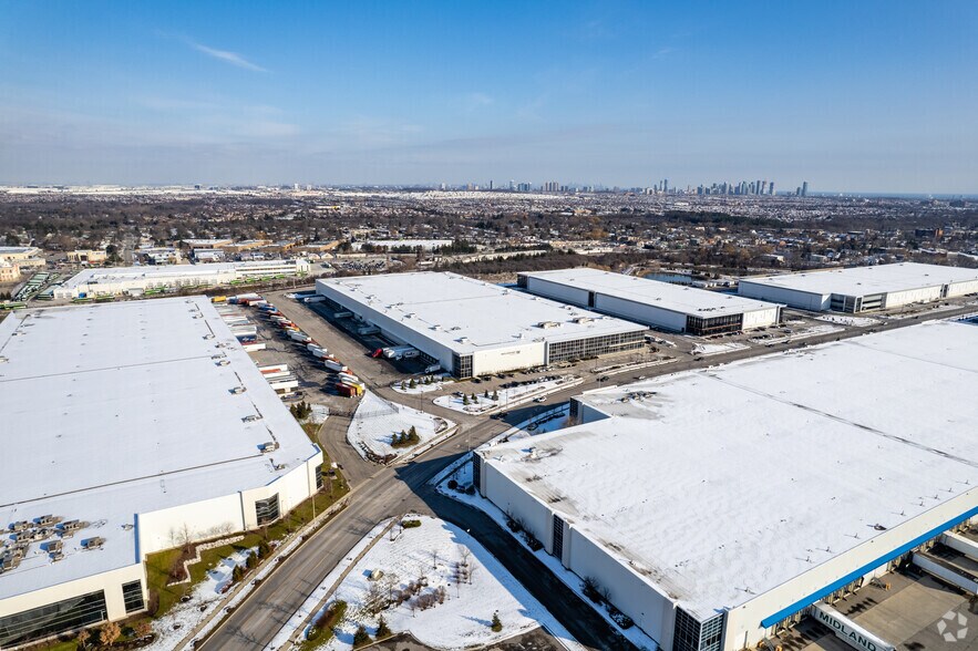 More Photos Of 6225 Millcreek Dr, Mississauga Warehouse For Lease