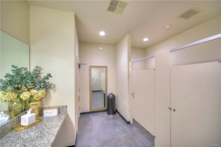 More Photos Of 105 Broadway St, Chico General Retail For Sale