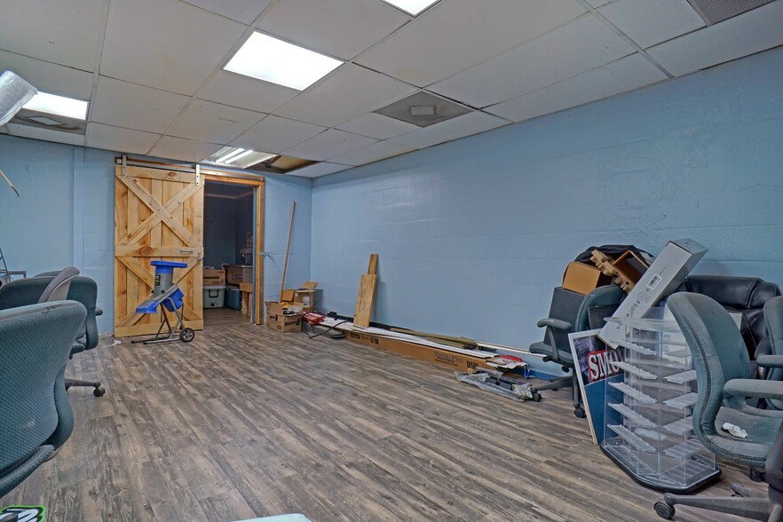 More Photos Of 10 Camp St, Dover Storefront For Sale