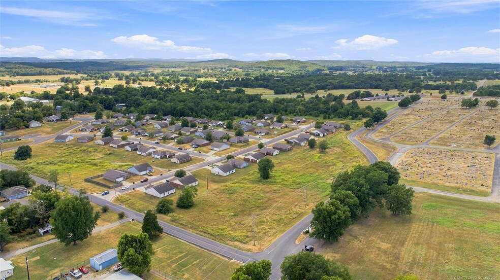 More Photos Of 0 W Fox St, Tahlequah Land For Sale