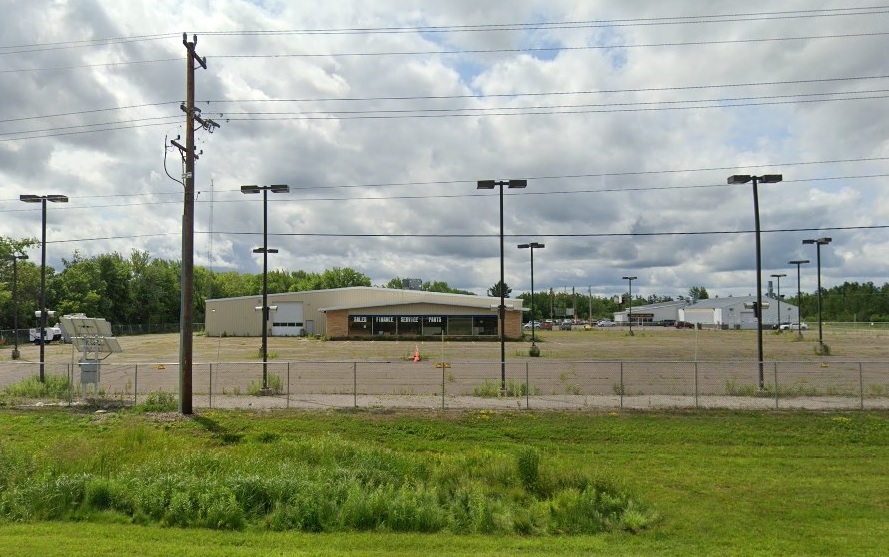 Primary Photo Of 3206-3208 River Gate Ave, Cloquet Auto Dealership For Lease