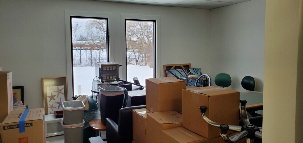 More Photos Of 8600 Sheridan Dr, Buffalo Office Residential For Lease
