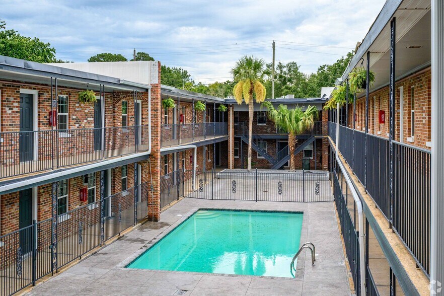 More Photos Of 1910 Southern Ave, Biloxi Apartments For Sale