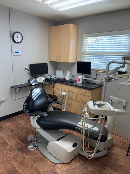 More Photos Of 1702 Pat Booker Rd, Universal City Medical For Sale