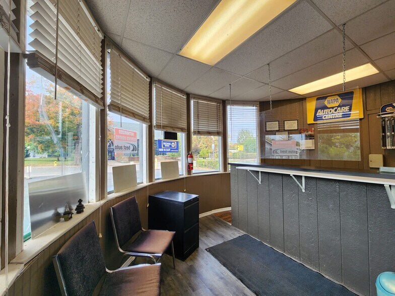 More Photos Of 208 Ridge Rd, Fort Erie Flex For Sale