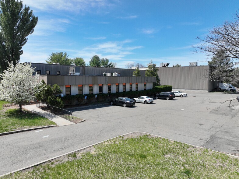 More Photos Of 133 Bauer Dr, Oakland Warehouse For Sale