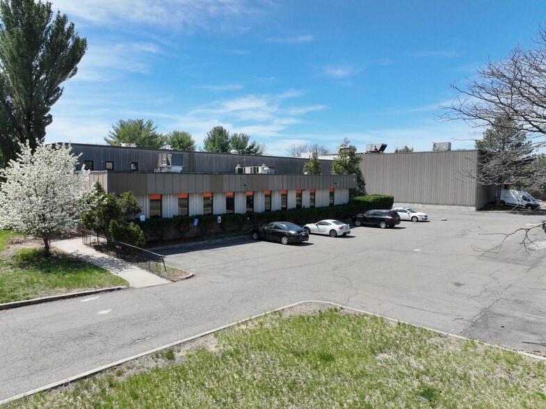 More Photos Of 133 Bauer Dr, Oakland Warehouse For Sale