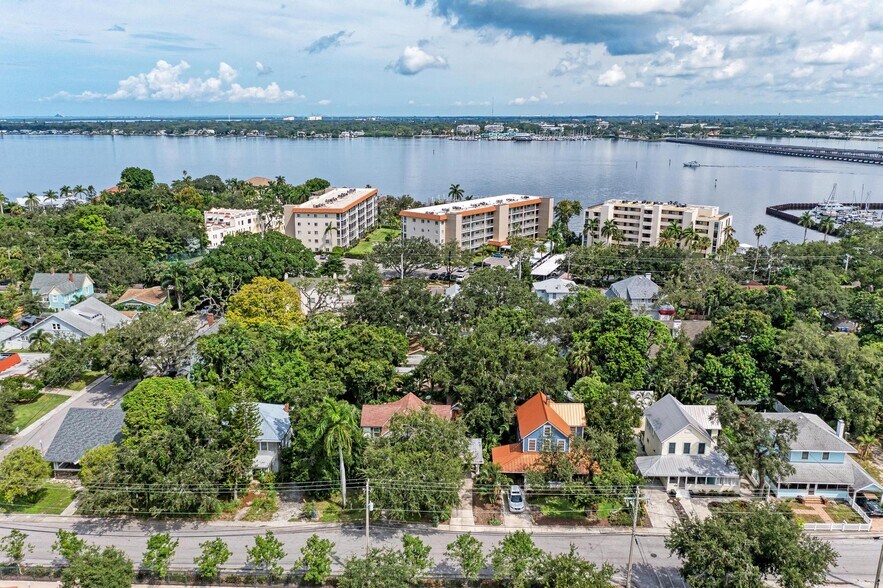 More Photos Of 1533 1st Avenue Dr W, Bradenton Multifamily For Sale