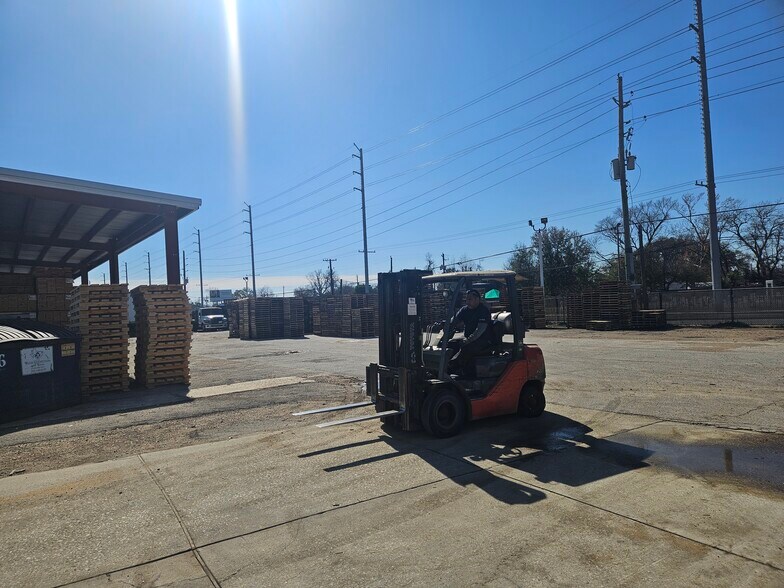 More Photos Of 10350 W Montgomery Rd, Houston Warehouse For Sale