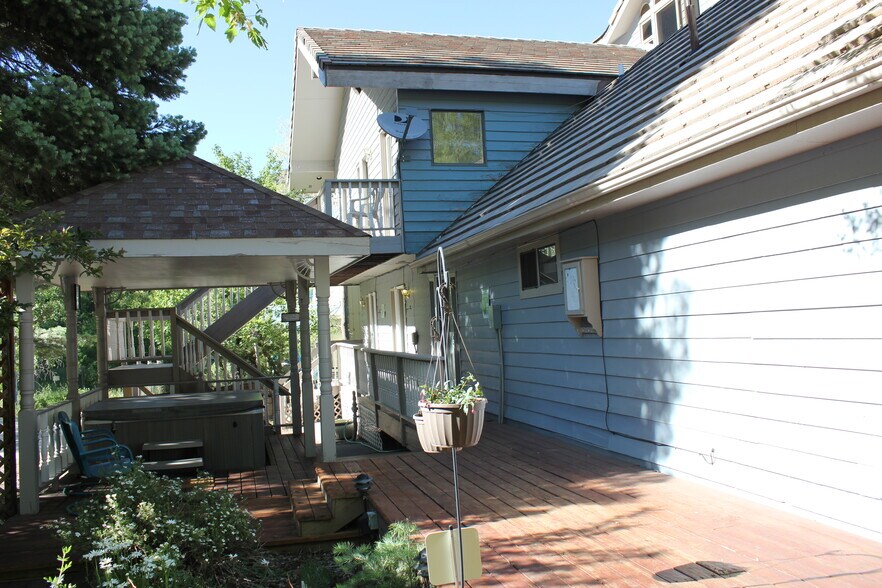 More Photos Of 118 6TH Ave, Ouray Hotel For Sale