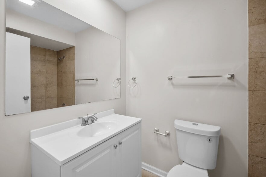 More Photos Of 3045 Bernice Rd, Lansing Apartments For Sale