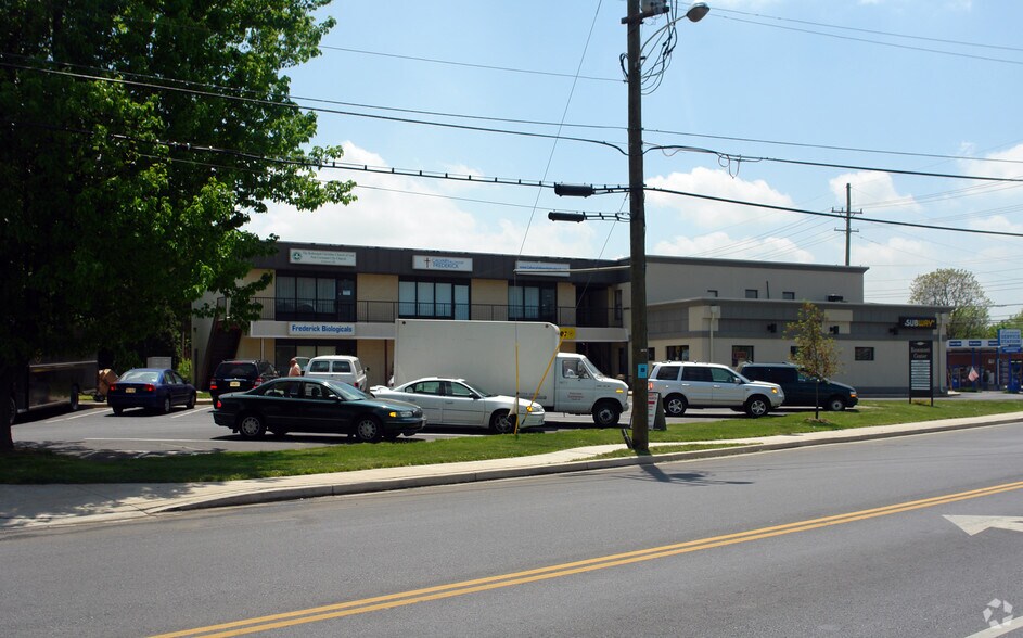 More Photos Of 1713 Rosemont Ave, Frederick Office For Lease