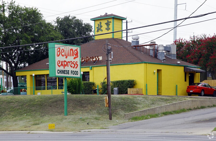 More Photos Of 5203 Fredericksburg Rd, San Antonio Restaurant For Lease