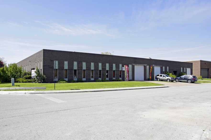 Primary Photo Of 740-742 Lively Blvd, Elk Grove Village Manufacturing For Sale
