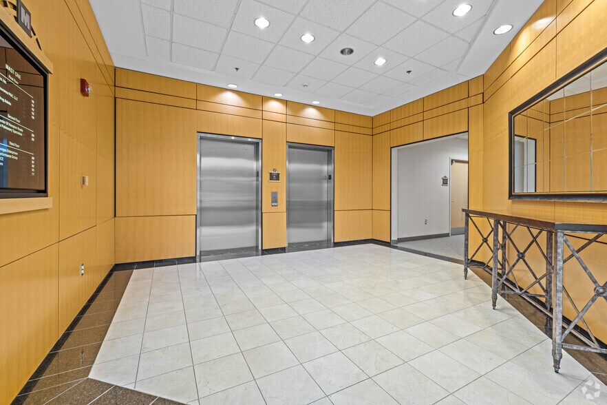 More Photos Of 1040 University Blvd, Portsmouth Office For Sale