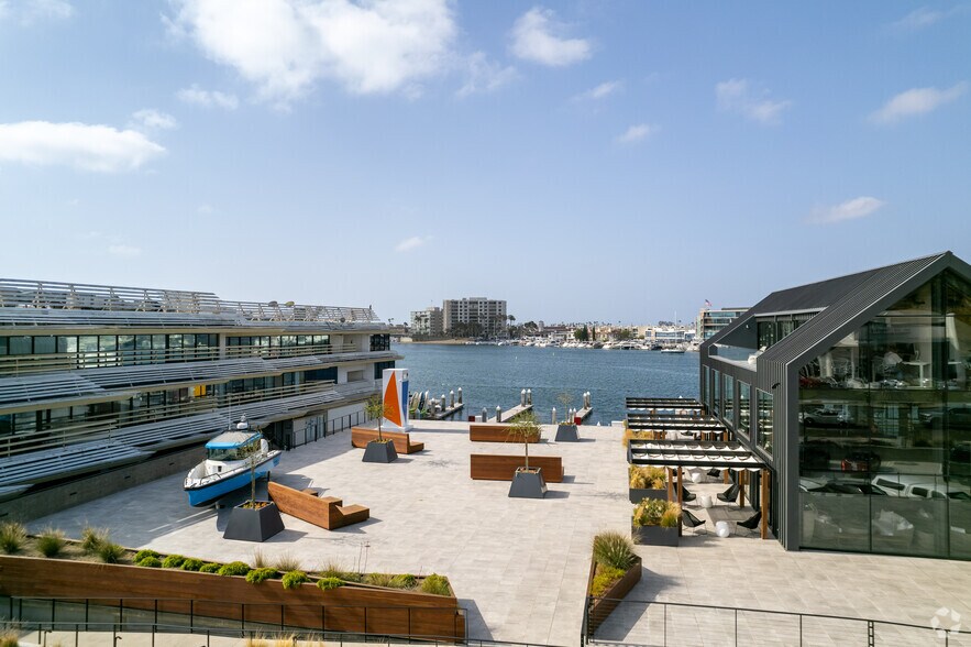 More Photos Of 3101 W Coast Hwy, Newport Beach Office For Lease